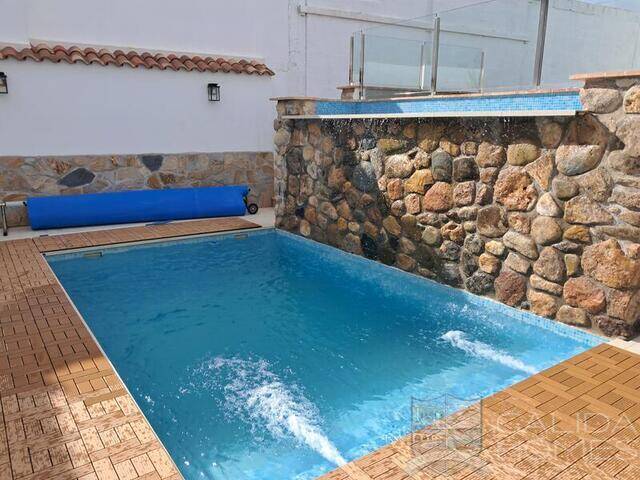 casa Cool: Town house for Sale in Zurgena, Almería