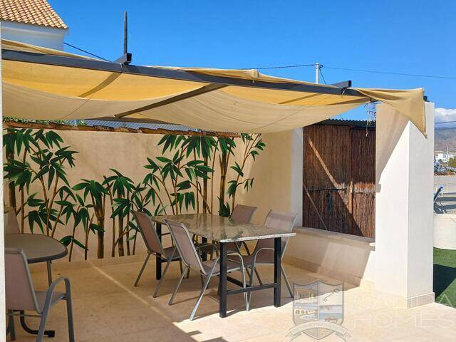 Villa Joya: Villa for Sale in Cantoria, Almería