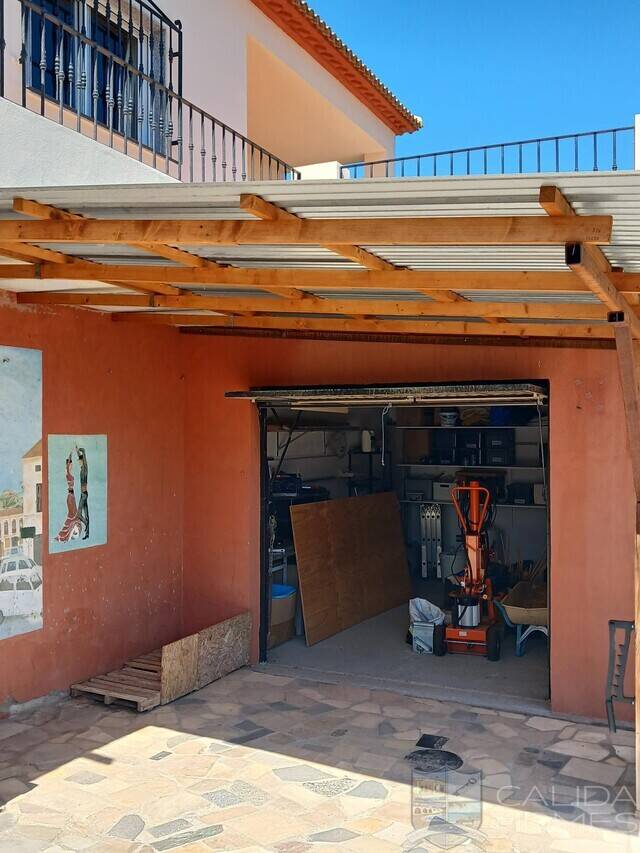 Villa Joya: Villa for Sale in Cantoria, Almería