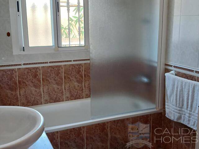 Villa Joya: Villa for Sale in Cantoria, Almería