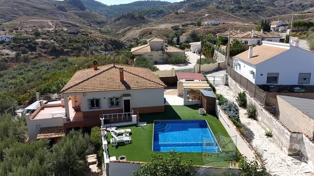 Villa Joya: Villa for Sale in Cantoria, Almería
