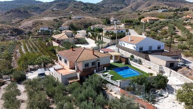 Villa Joya: Villa for Sale in Cantoria, Almería