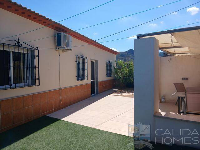 Villa Joya: Villa for Sale in Cantoria, Almería