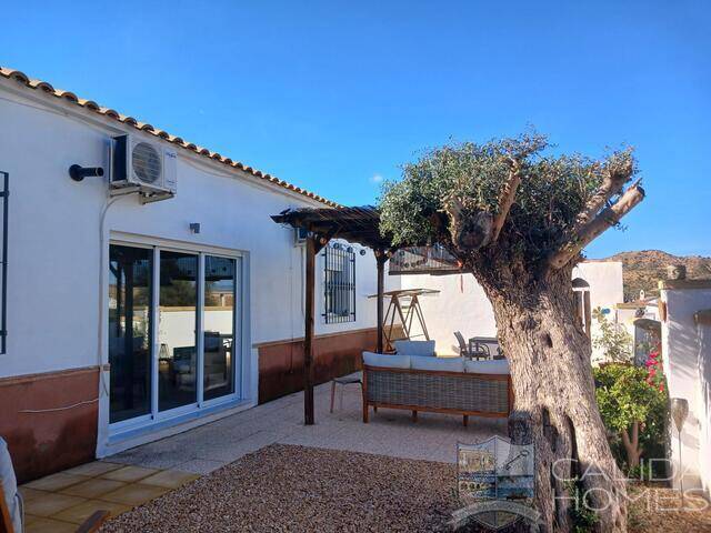 Villa Delight: Villa for Sale in Arboleas, Almería