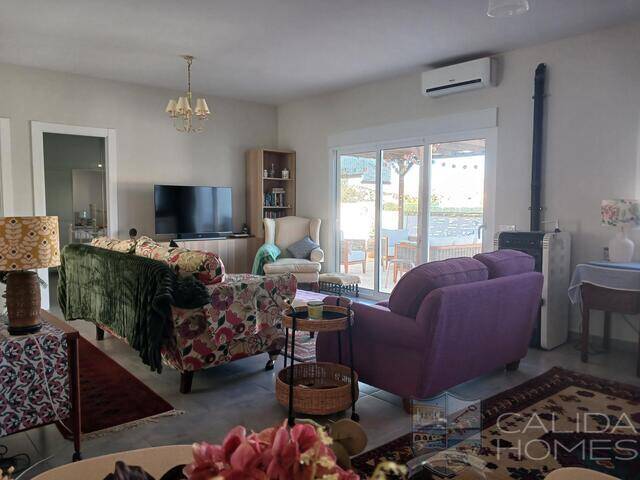 Villa Delight: Villa for Sale in Arboleas, Almería