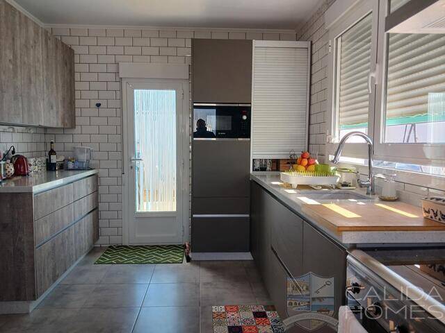 Villa Delight: Villa for Sale in Arboleas, Almería