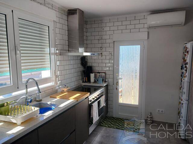 Villa Delight: Villa for Sale in Arboleas, Almería