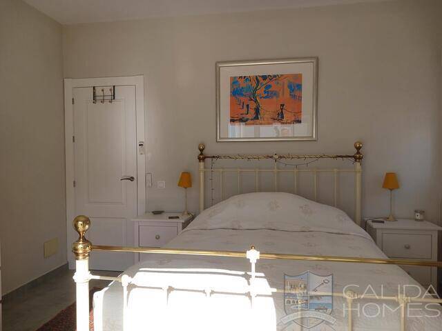 Villa Delight: Villa for Sale in Arboleas, Almería