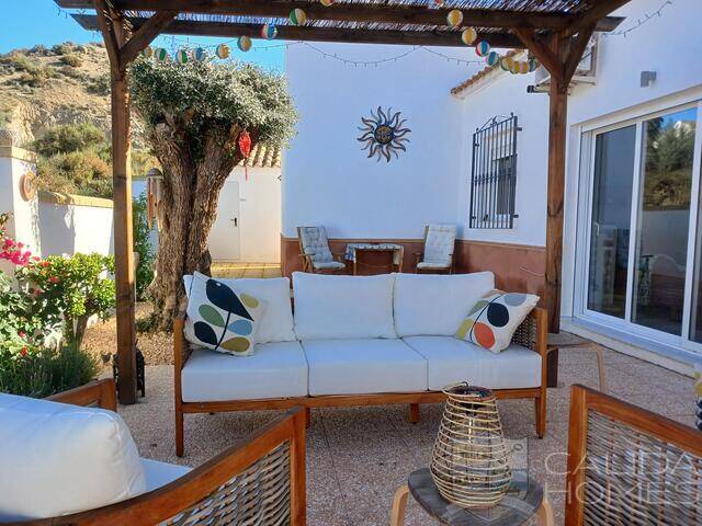 Villa Delight: Villa for Sale in Arboleas, Almería