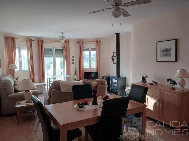 Villa Belleza: Villa for Sale in Arboleas, Almería