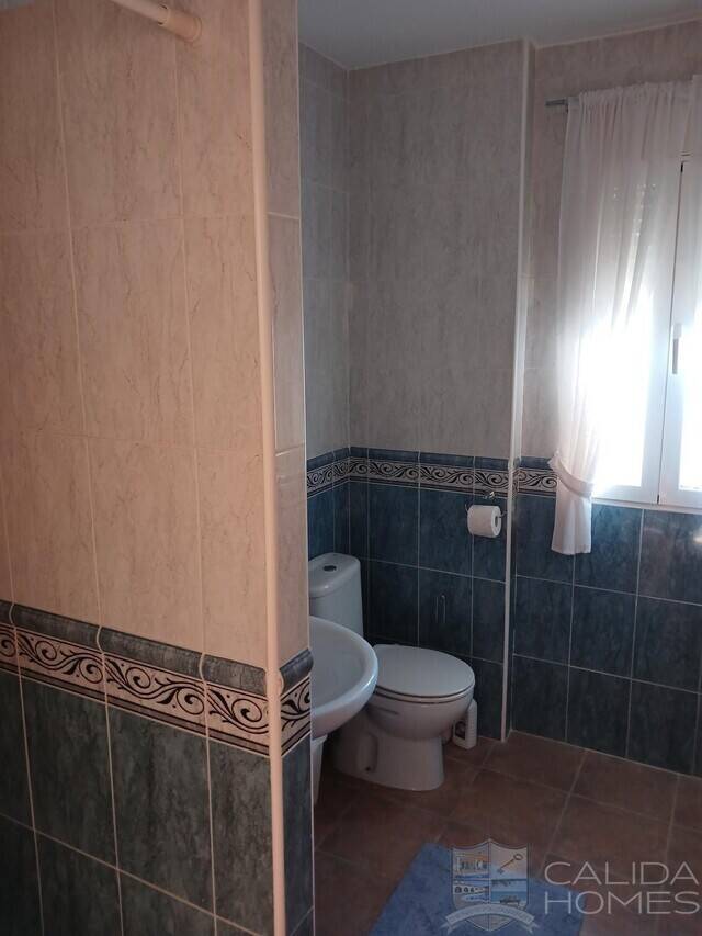 Villa Belleza: Villa for Sale in Arboleas, Almería