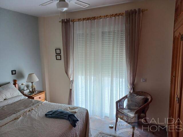 Villa Belleza: Villa for Sale in Arboleas, Almería