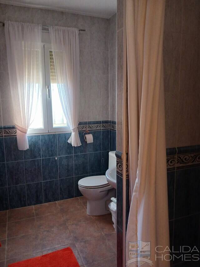 Villa Belleza: Villa for Sale in Arboleas, Almería