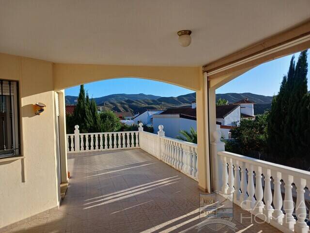 Villa Belleza: Villa for Sale in Arboleas, Almería