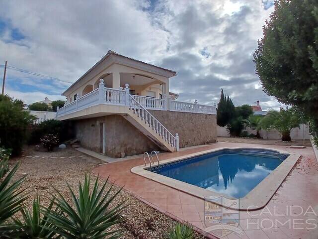 Villa Belleza: Villa for Sale in Arboleas, Almería
