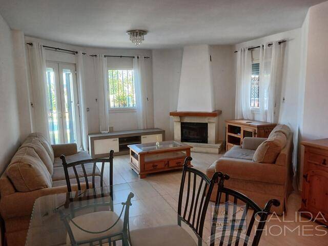 Villa Aston: Villa for Sale in Arboleas, Almería