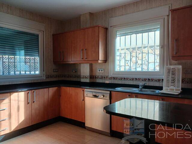 Villa Aston: Villa for Sale in Arboleas, Almería