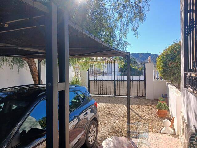 Villa de Las Palmas: Villa for Sale in Arboleas, Almería Villa de Las Palmas: Villa for Sale in Arboleas, Almería