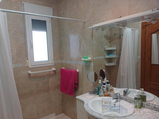 Villa de Las Palmas: Villa for Sale in Arboleas, Almería Villa de Las Palmas: Villa for Sale in Arboleas, Almería