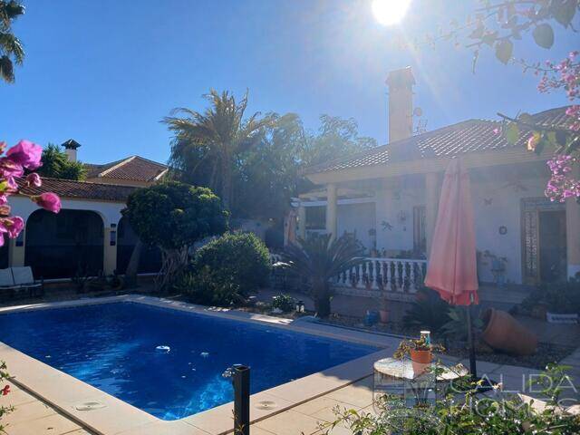 Villa de Las Palmas: Villa for Sale in Arboleas, Almería Villa de Las Palmas: Villa for Sale in Arboleas, Almería