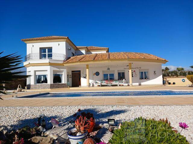Villa Enchantment: Villa for Sale in Partaloa, Almería