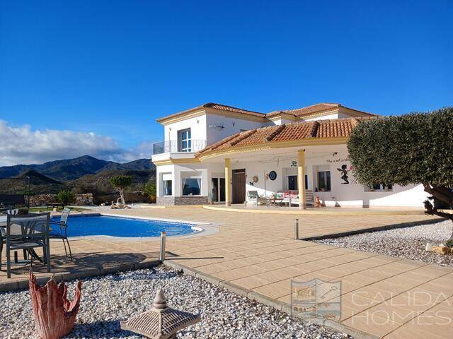 Villa Enchantment: Villa for Sale in Partaloa, Almería