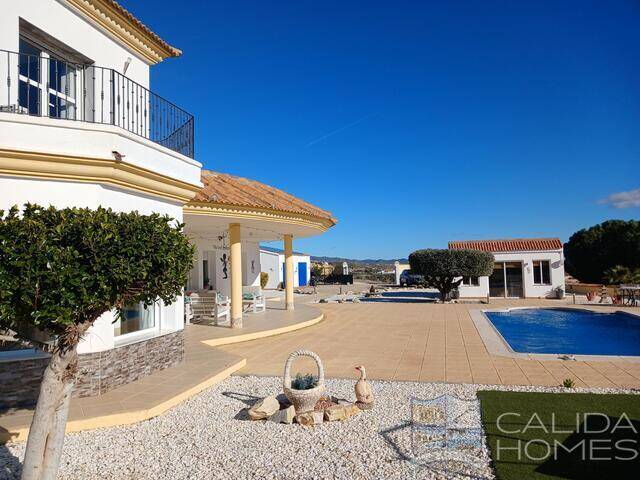 Villa Enchantment: Villa for Sale in Partaloa, Almería