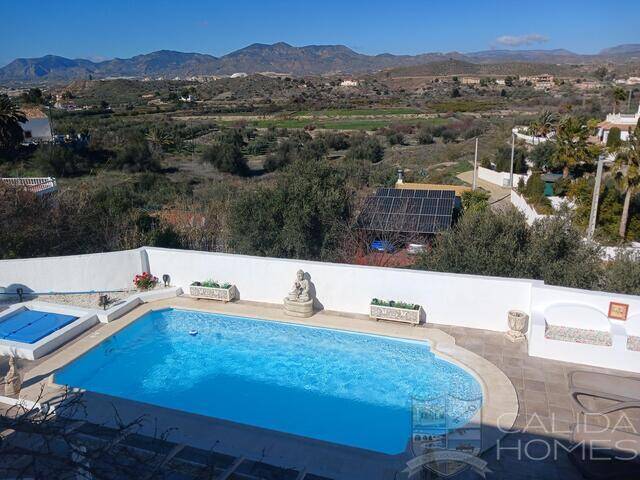 Villa Blanca: Villa for Sale in Cantoria, Almería