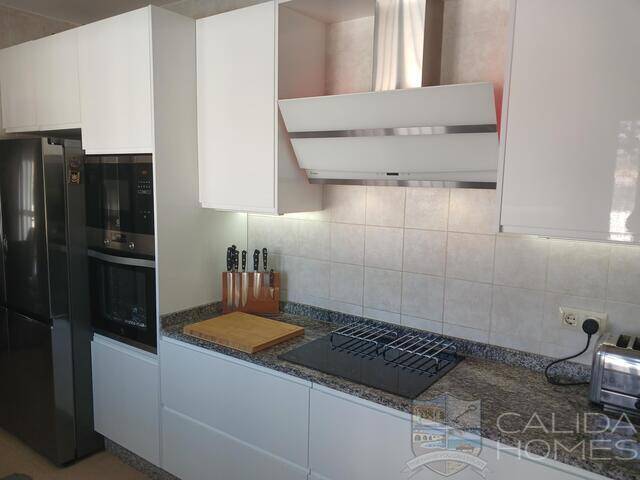 Villa Blanca: Villa for Sale in Cantoria, Almería