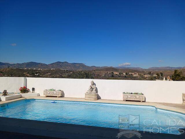 Villa Blanca: Villa for Sale in Cantoria, Almería
