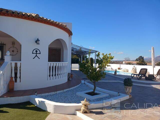 Villa Blanca: Villa for Sale in Cantoria, Almería