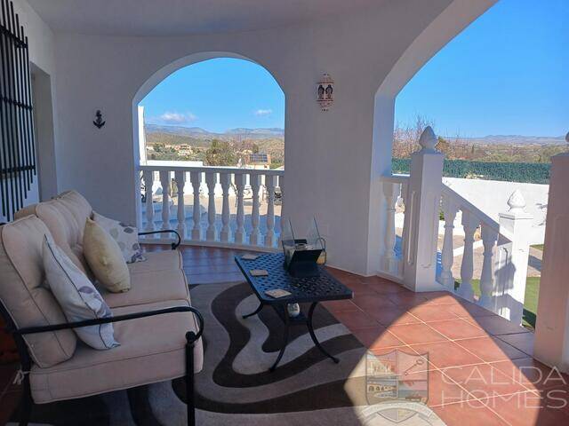 Villa Blanca: Villa for Sale in Cantoria, Almería