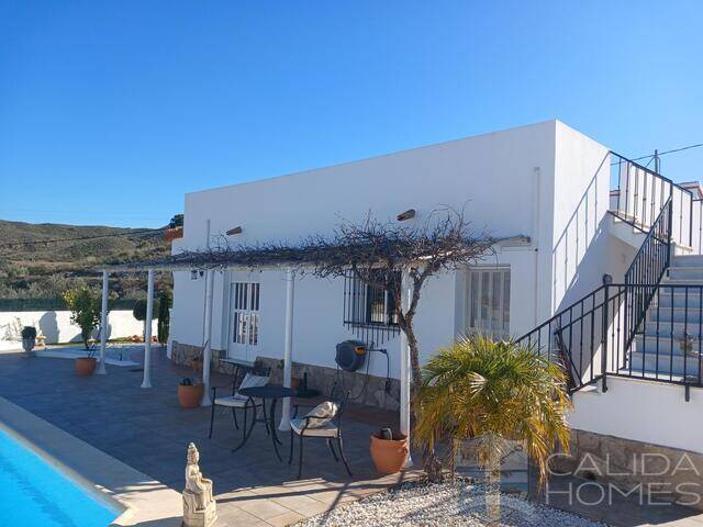 Villa Blanca: Villa for Sale in Cantoria, Almería