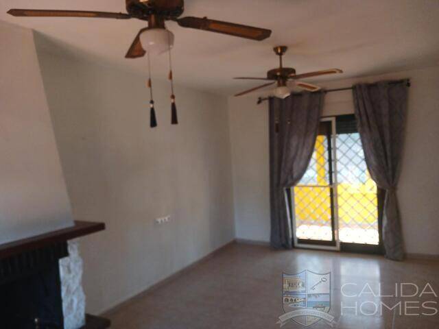 Villa Elefante: Villa for Sale in La Alfoquia, Almería