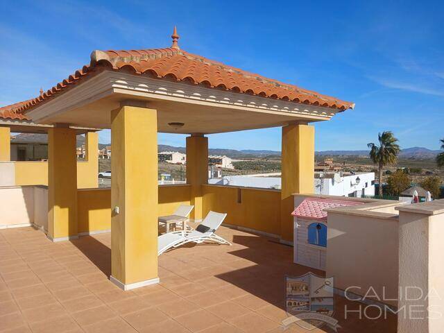 Villa Elefante: Villa for Sale in La Alfoquia, Almería