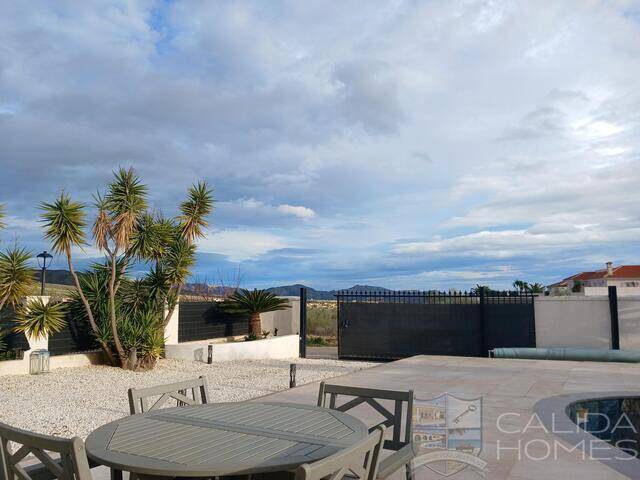 Villa Kristabell: Villa for Sale in Zurgena, Almería Villa Kristabell: Villa for Sale in Zurgena, Almería