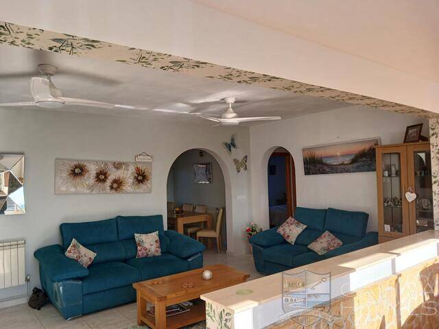 Villa Helena: Villa for Sale in Arboleas, Almería