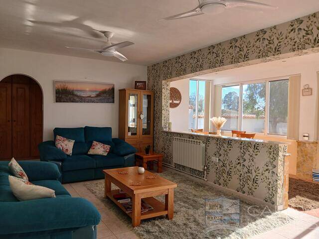 Villa Helena: Villa for Sale in Arboleas, Almería