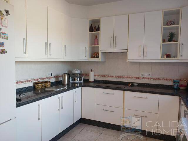 Villa Helena: Villa for Sale in Arboleas, Almería