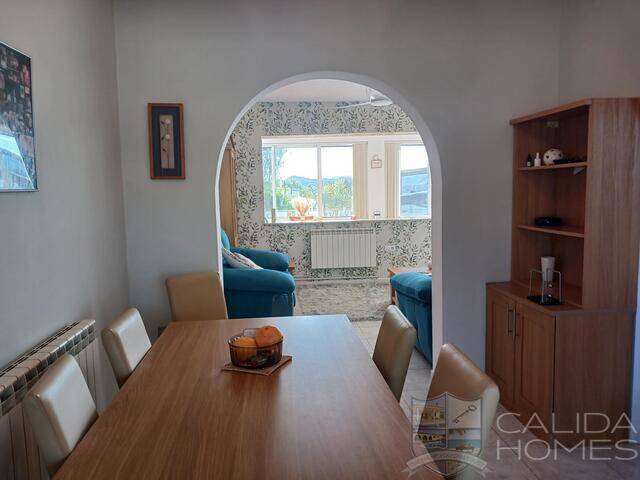 Villa Helena: Villa for Sale in Arboleas, Almería