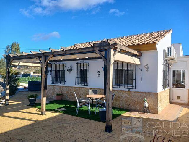 Villa Helena: Villa for Sale in Arboleas, Almería