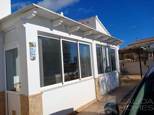 Villa Helena: Villa for Sale in Arboleas, Almería