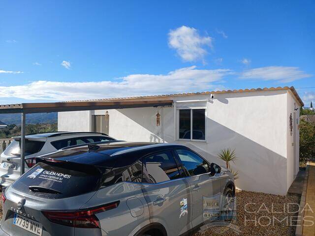 Villa Helena: Villa for Sale in Arboleas, Almería