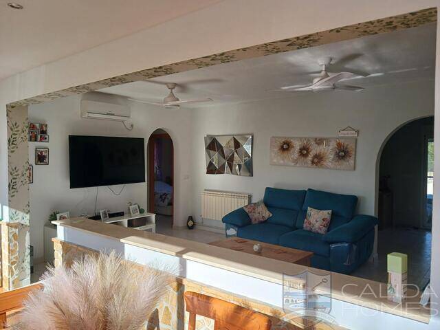 Villa Helena: Villa for Sale in Arboleas, Almería