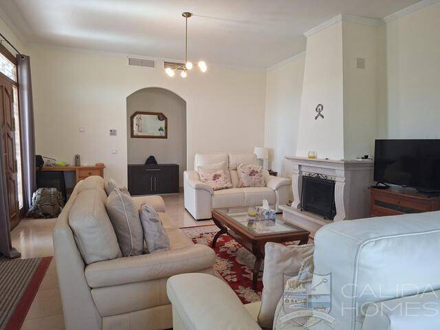 Villa Aster: Villa for Sale in Albox, Almería