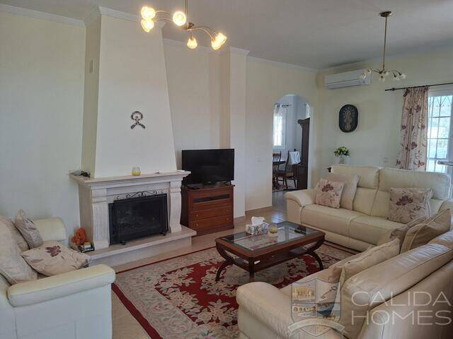 Villa Aster: Villa for Sale in Albox, Almería