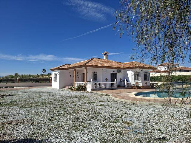Villa Aster: Villa for Sale in Albox, Almería