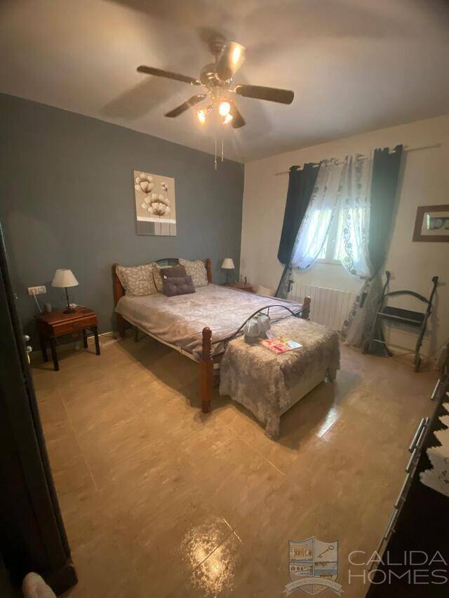 Casa Fuente: Villa for Sale in Oria, Almería