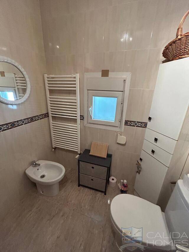 Casa Fuente: Villa for Sale in Oria, Almería