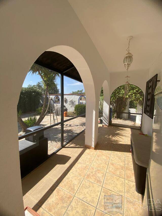 Casa Fuente: Villa for Sale in Oria, Almería
